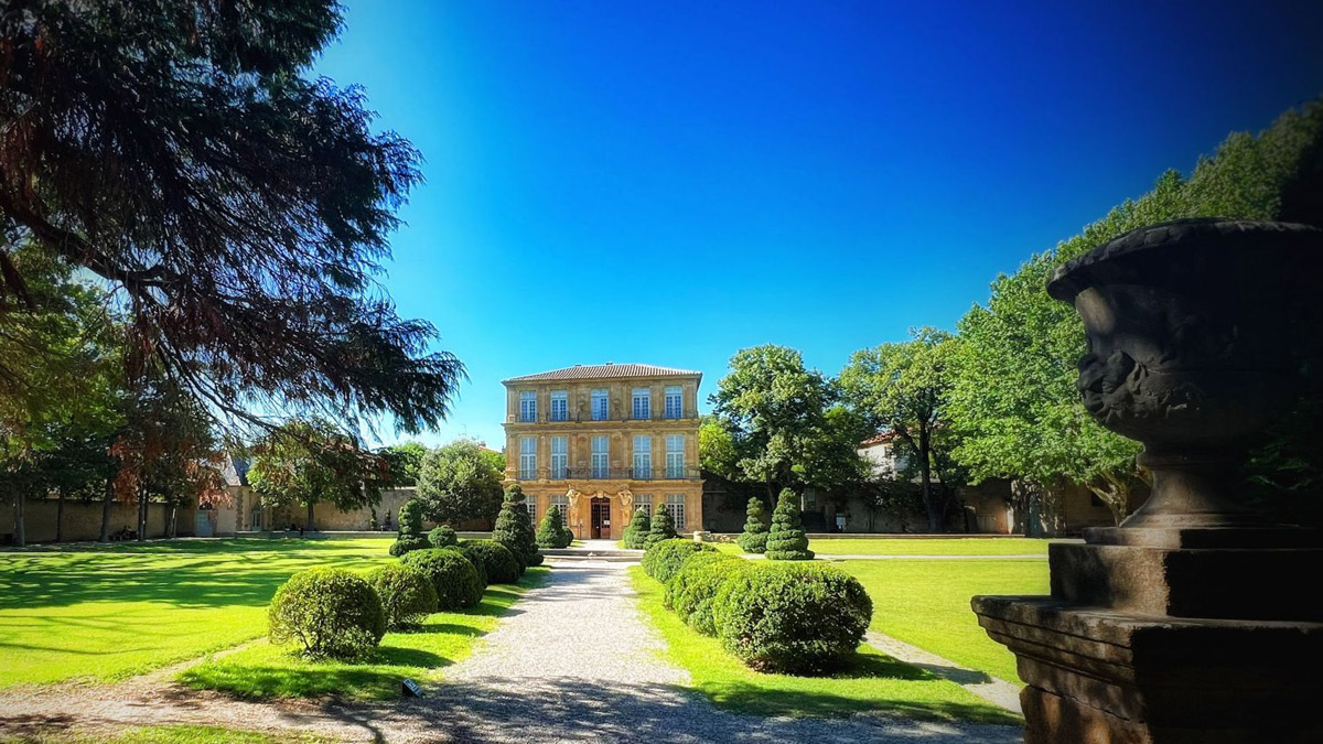 Pavillon Vendôme – façade sur le jardin à la française